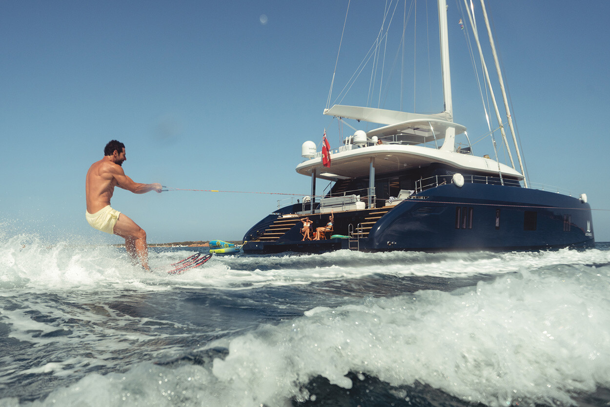 water skiing water skiing